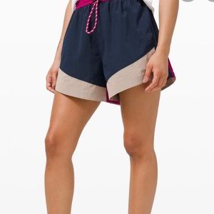 Lululemon Evergreen Shorts Size 2